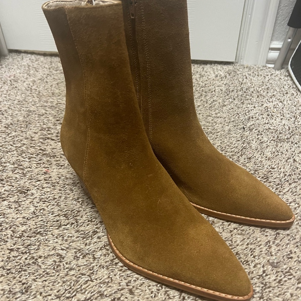 New Matisse “Caty” Brown Suede Ankle Boots 8.5